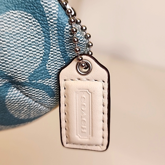 Coach Kisslock Wallet - Picture 7 of 10